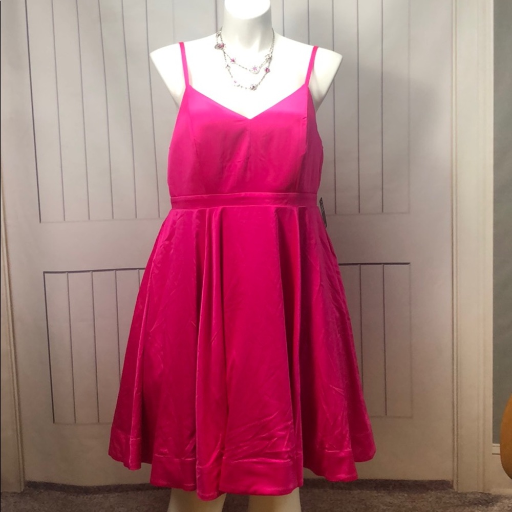 NWT TORRID HOT PINK SATIN SKATE DRESS SIZE 18